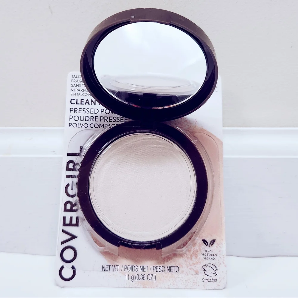 ⭐4/$15 Covergirl Clean Invisible Pressed Powder Ivory
